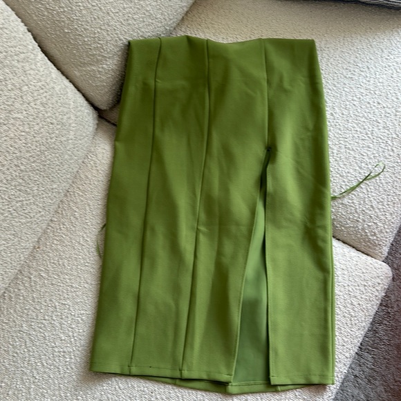 Wide Strap Corset Midi Dress in Green Abercrombie and Fitch - Picture 3 of 5